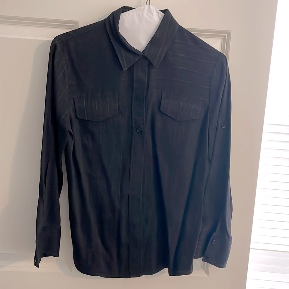 Theory button-up